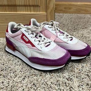 Womens Puma Sneakers!!